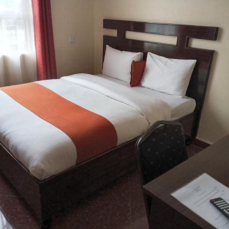 Claire De Lune Moonlight Hotel Nakuru Exterior photo