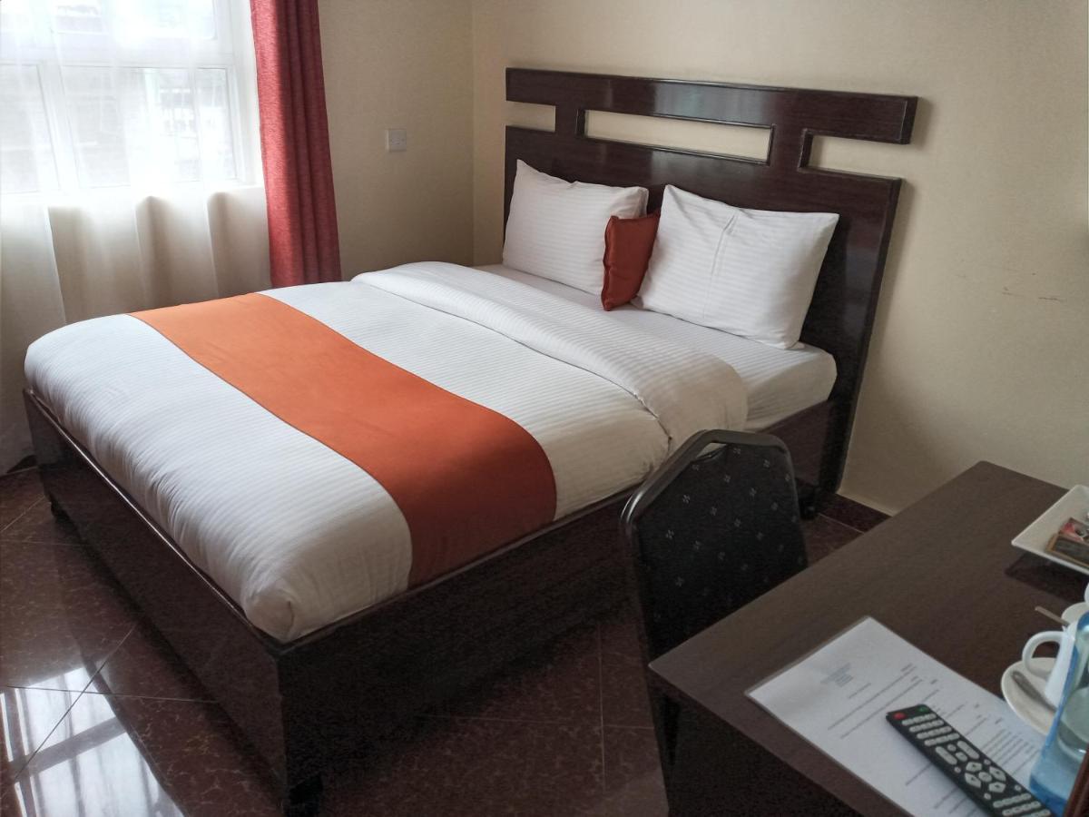 Claire De Lune Moonlight Hotel Nakuru Exterior photo